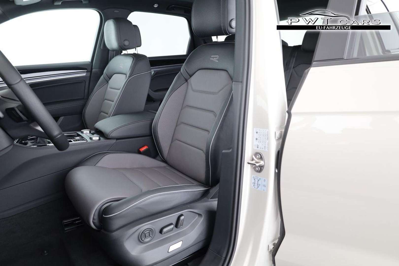 Volkswagen Touareg TDI 4Motion R-Line - 2025 - Joinsteer - #11