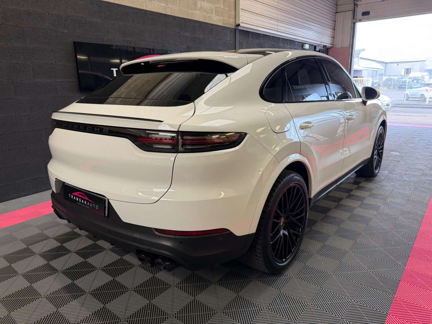 Porsche Cayenne Coupé Platinum Edition E-hybrid - 2022 - Joinsteer - #2