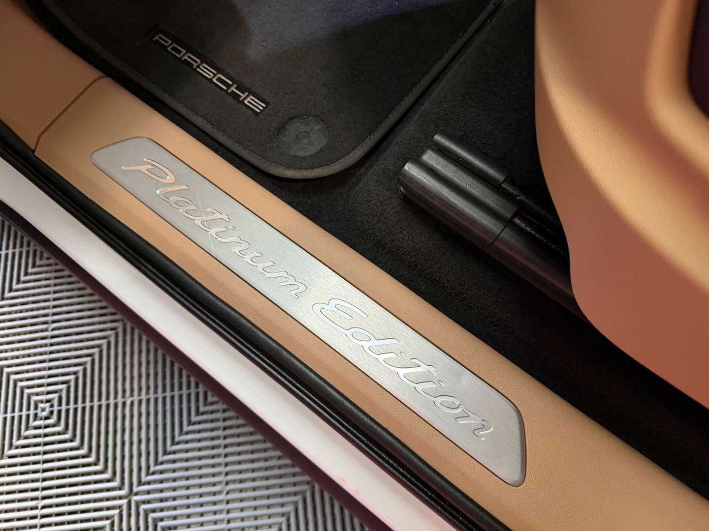 Porsche Cayenne Coupé Platinum Edition E-hybrid - 2022 - Joinsteer - #26