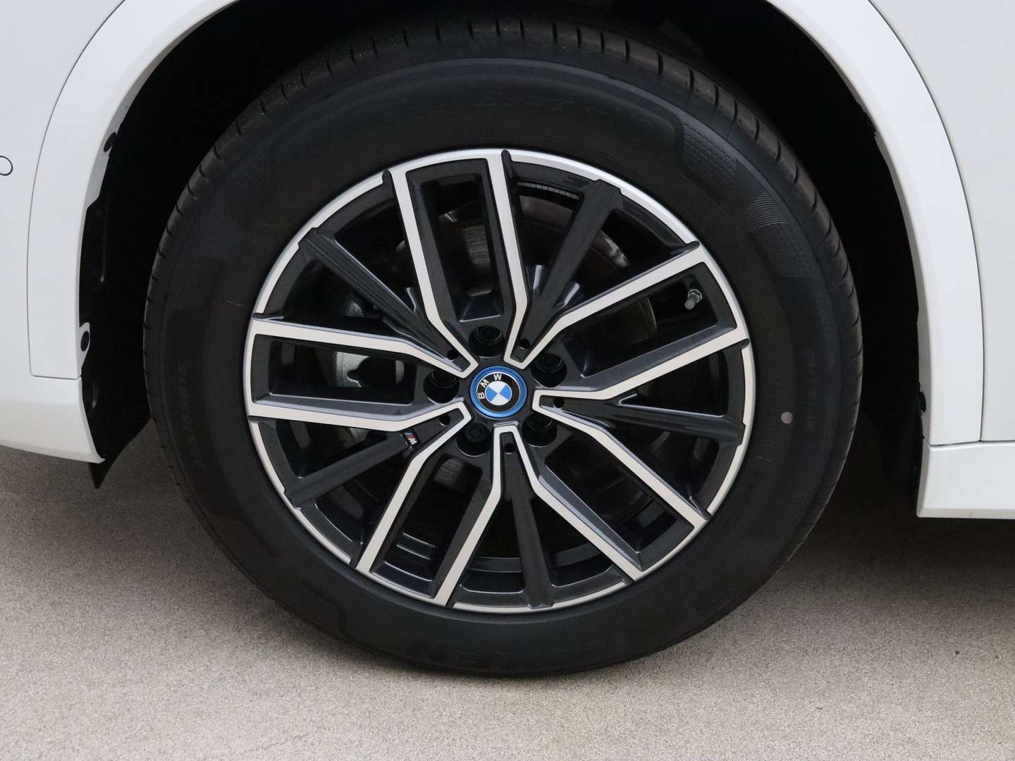 BMW IX1 M Sport EDrive20 - 2025 - Joinsteer - #20