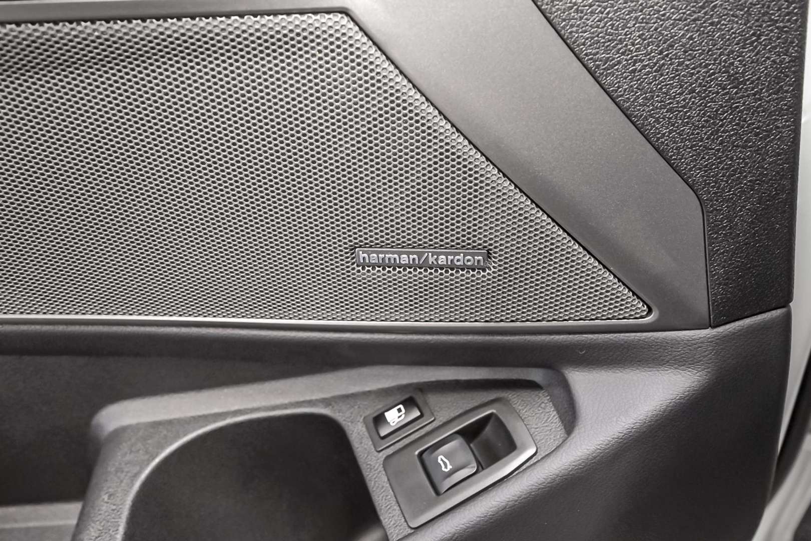 BMW 330e - 2025 - Joinsteer - #17