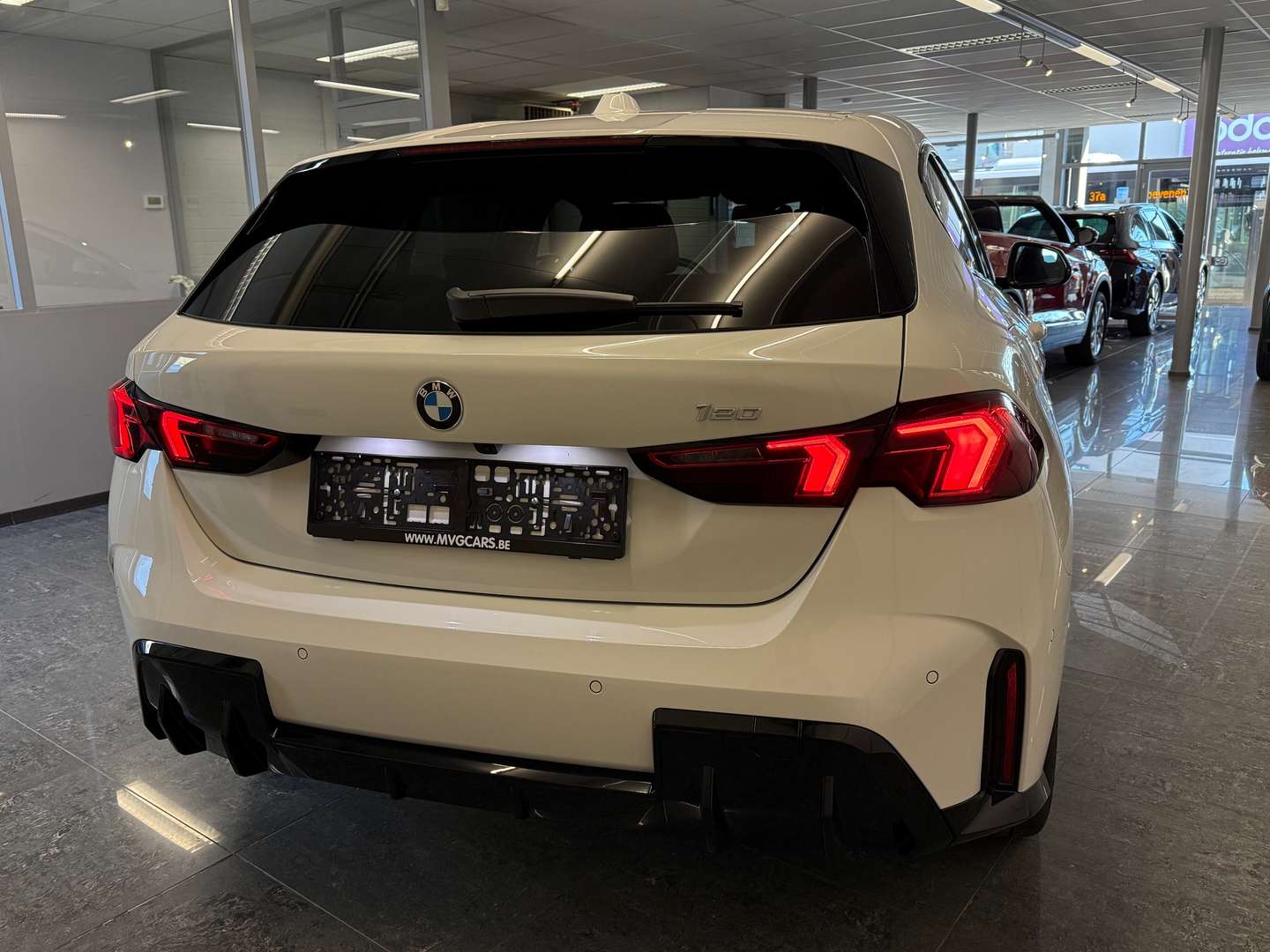 BMW 120i M Sport 120i - 2025 - Joinsteer - #6