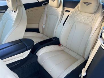 Bentley Continental GTC — photo 10