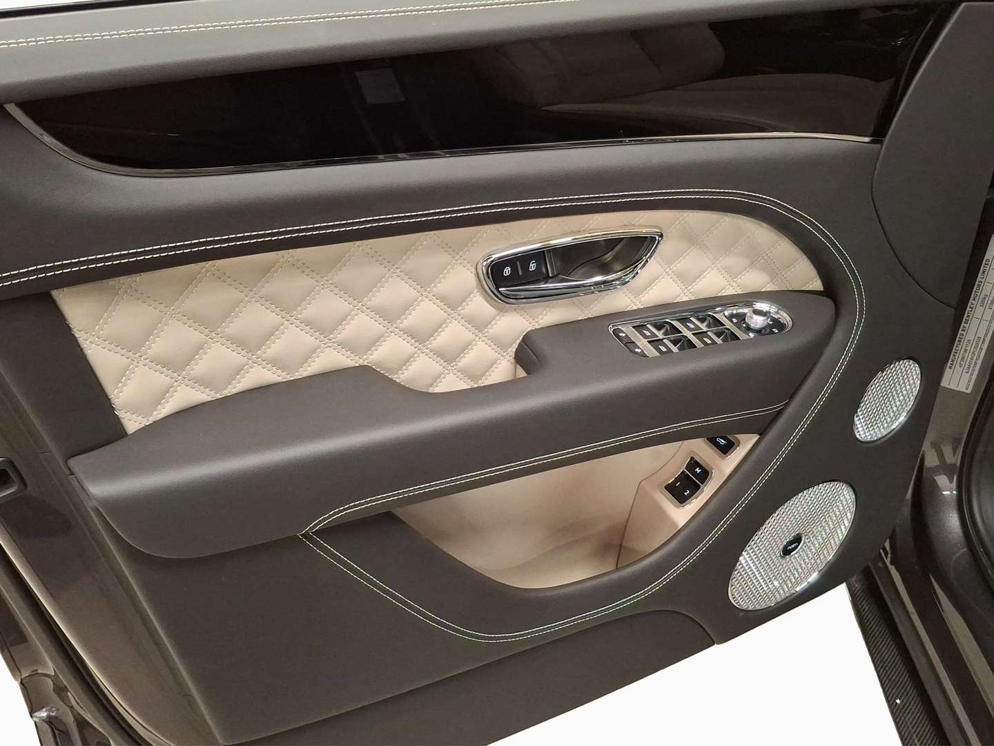 Bentley Bentayga V8 Azure - 2023 - Joinsteer - #12