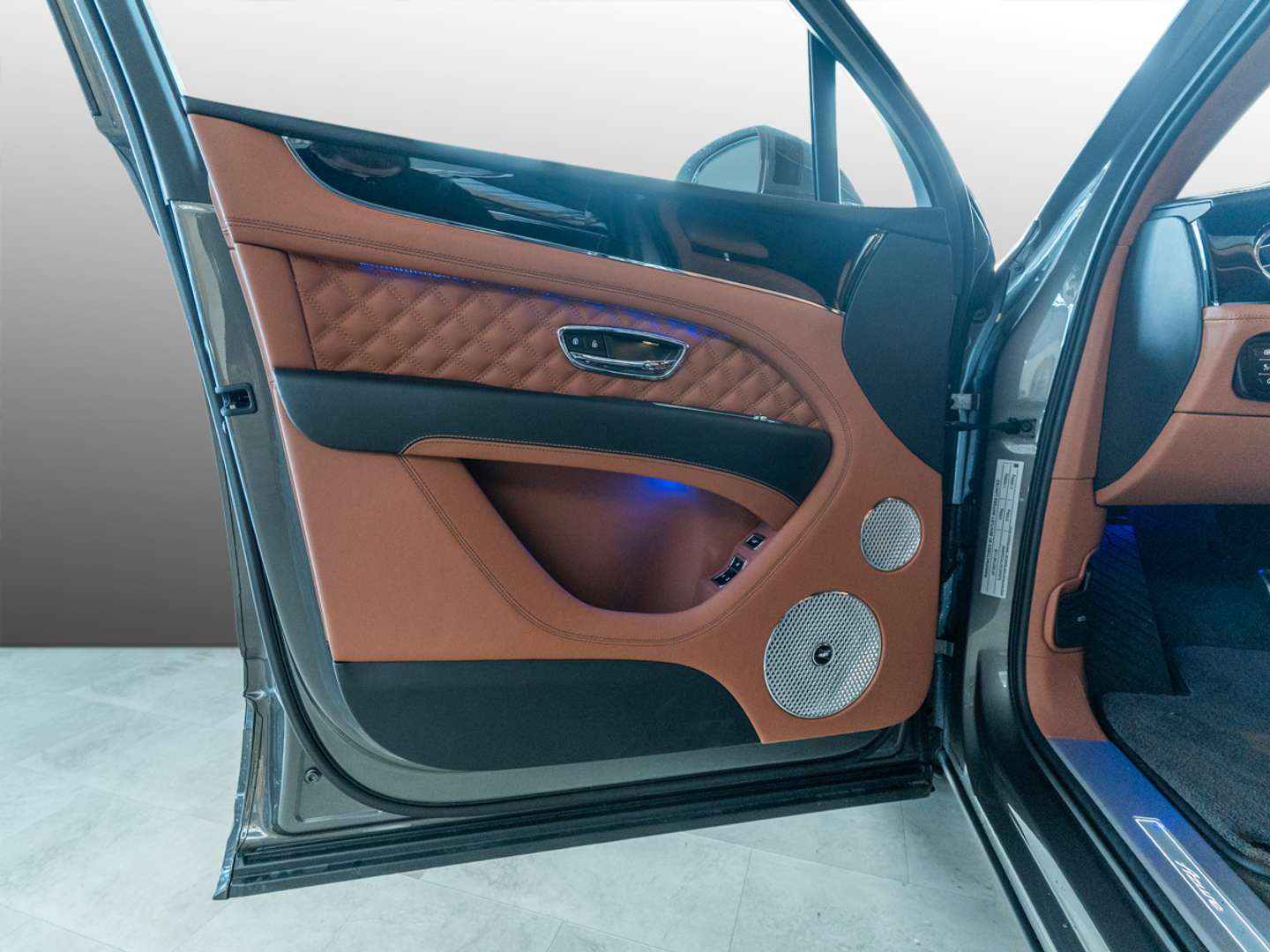 Bentley Bentayga V8 Azure - 2023 - Joinsteer - #12