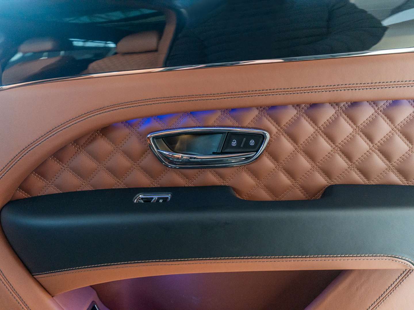 Bentley Bentayga V8 Azure - 2023 - Joinsteer - #19
