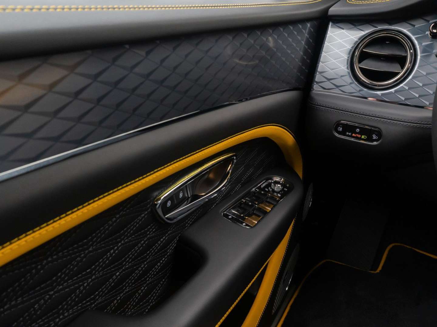 Bentley Bentayga V8 Speed - 2025 - Joinsteer - #35