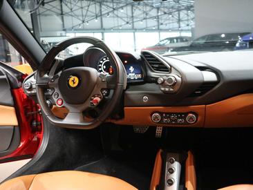 Ferrari 488 — photo 5
