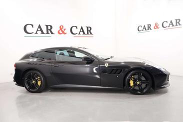 Ferrari GTC4Lusso — photo 5