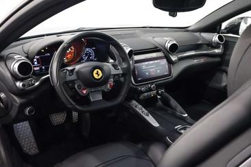 Ferrari GTC4Lusso — photo 8
