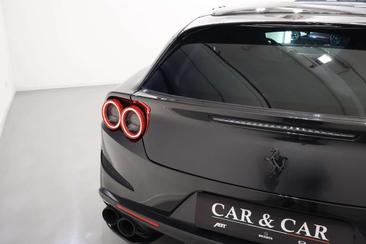 Ferrari GTC4Lusso — photo 11