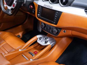 Ferrari FF — photo 14