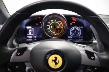 Ferrari GTC4Lusso — photo 17