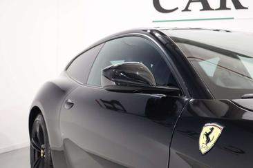 Ferrari GTC4Lusso — photo 22