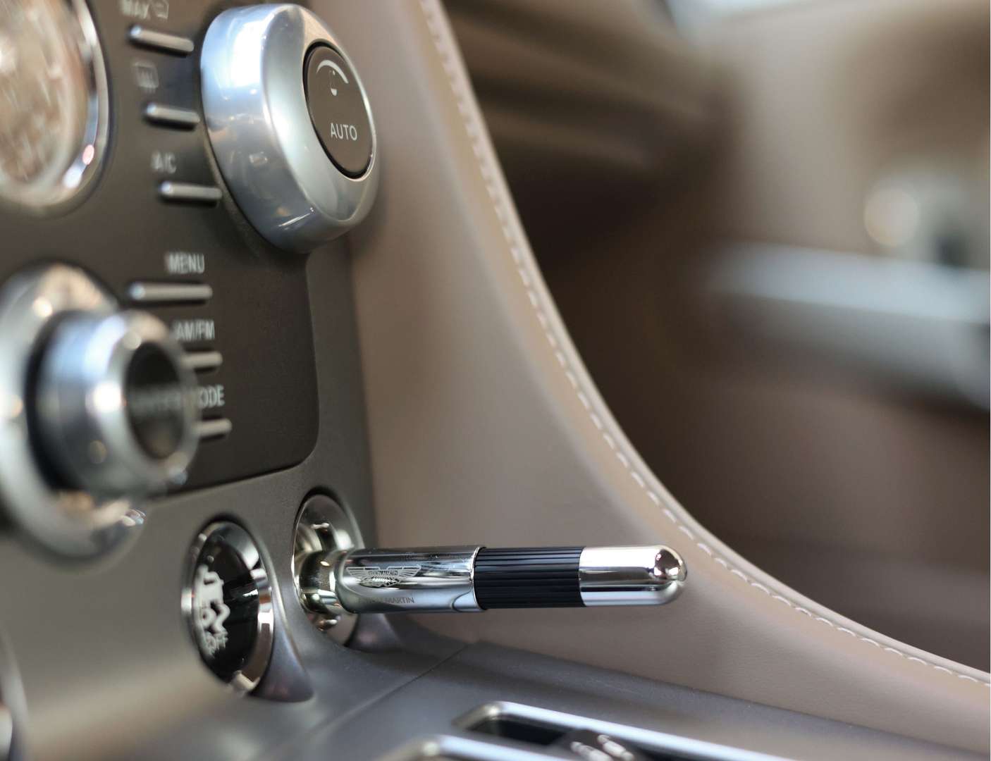 Aston Martin DB9 5.9 V12 Touchtronic - 2015 - Joinsteer - #5