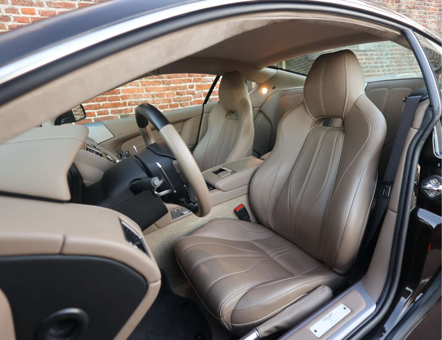 Aston Martin DB9 5.9 V12 Touchtronic - 2015 - Joinsteer - #31