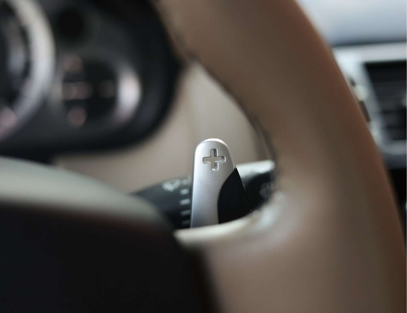 Aston Martin DB9 5.9 V12 Touchtronic - 2015 - Joinsteer - #40