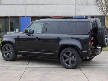 Land Rover Defender 110 X-Dynamic SE 3.0 D D200 — photo 3