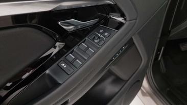 Land Rover Range Rover Evoque D163 SE — photo 19