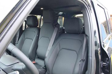 Land Rover Defender 110 X-Dynamic SE 3.0 D D200 — photo 12