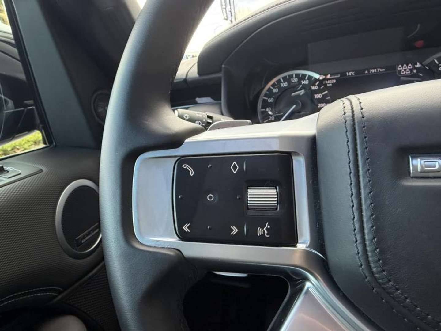 Land Rover Discovery Metropolitan Edition D300 - 2025 - Joinsteer - #11