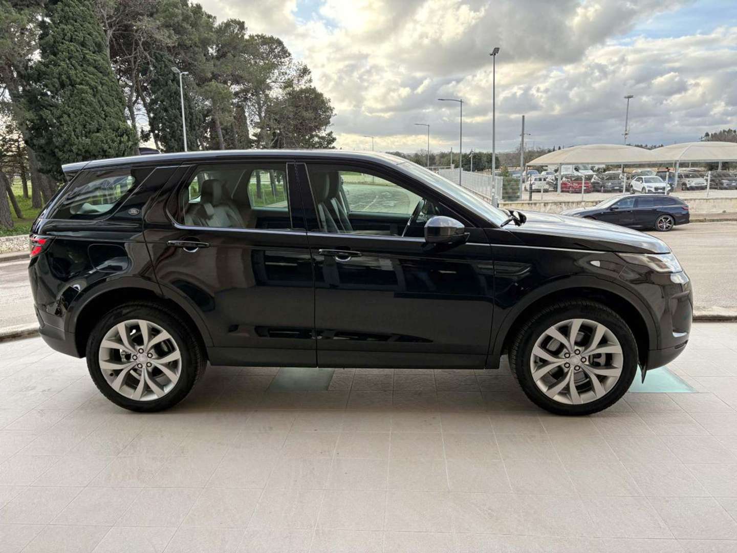 Land Rover Discovery Sport SE AUTOCARRO 5 POSTI 2.0 TD4 163 CV AWD Auto - 2023 - Joinsteer - #2