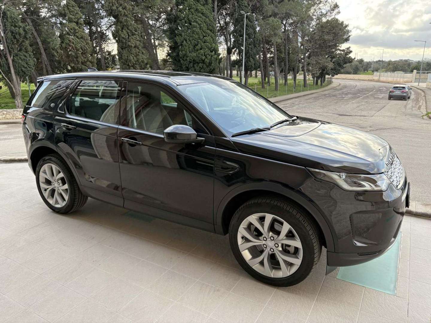 Land Rover Discovery Sport SE AUTOCARRO 5 POSTI 2.0 TD4 163 CV AWD Auto - 2023 - Joinsteer - #3