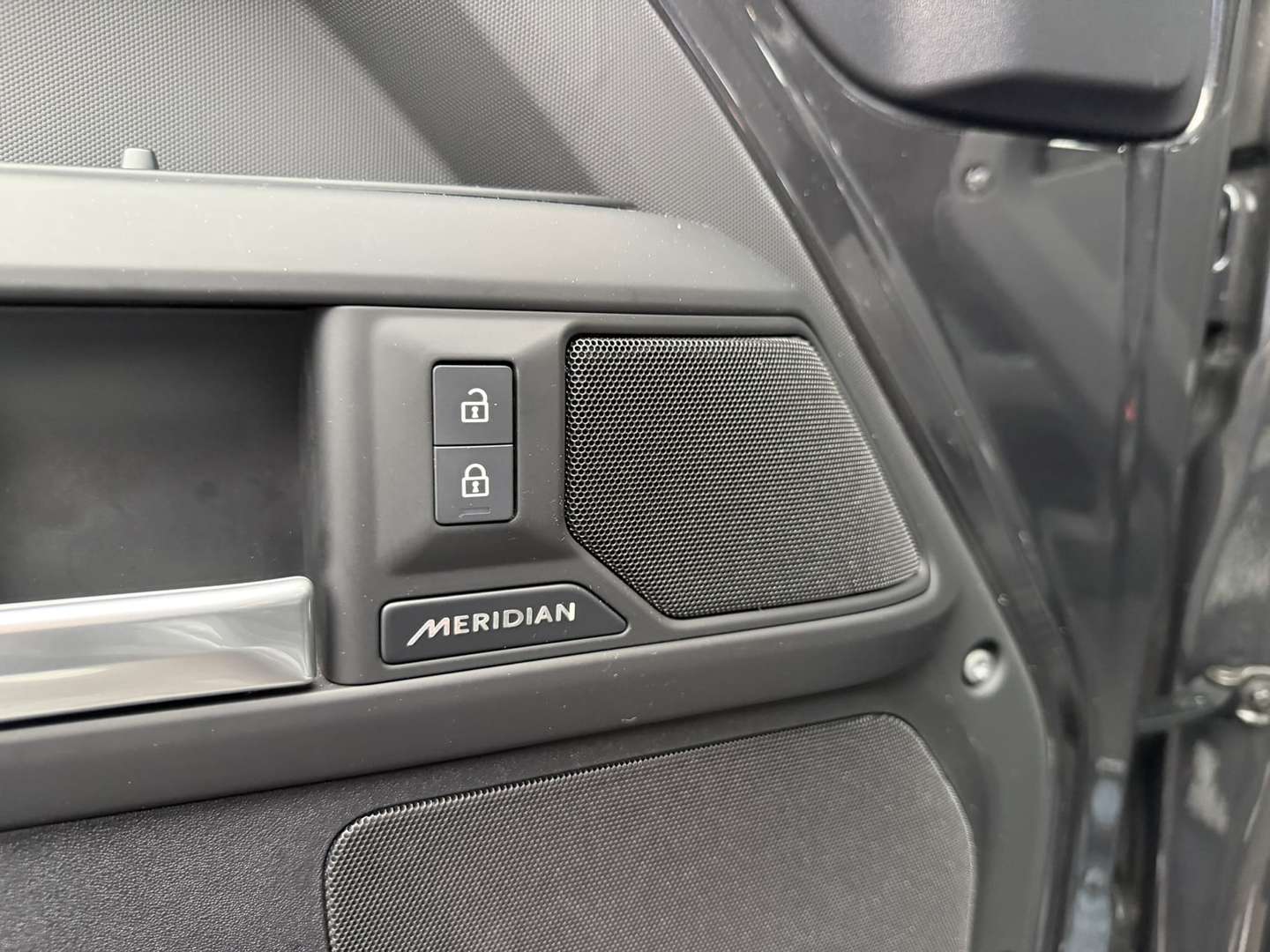 Land Rover Defender 90 X-Dynamic HSE 3.0 D MHEV D300 - 2025 - Joinsteer - #31