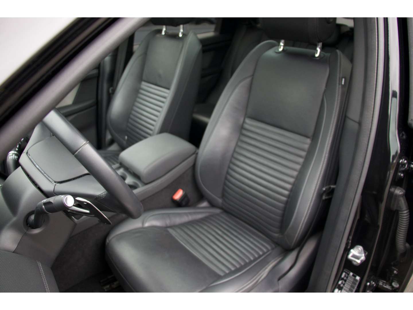 Land Rover Discovery Sport P300e Dynamic SE AWD MY24 ACC AHK Pano 20" - 2024 - Joinsteer - #5