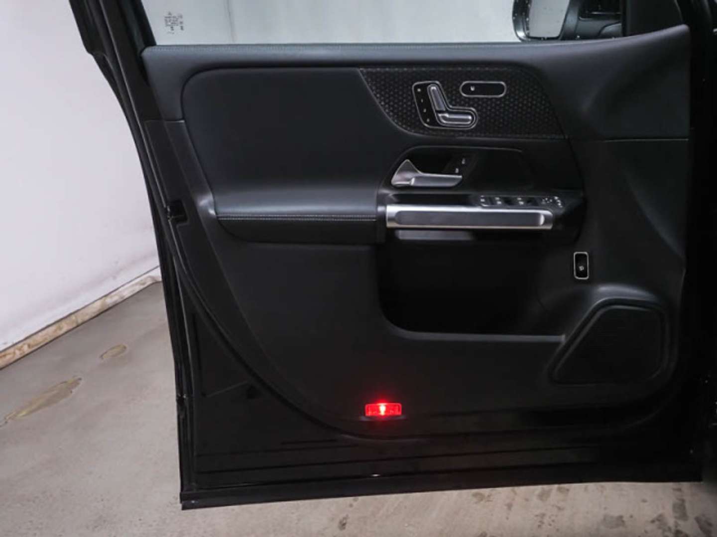 Mercedes EQB 300 Progressive - 2024 - Joinsteer - #3