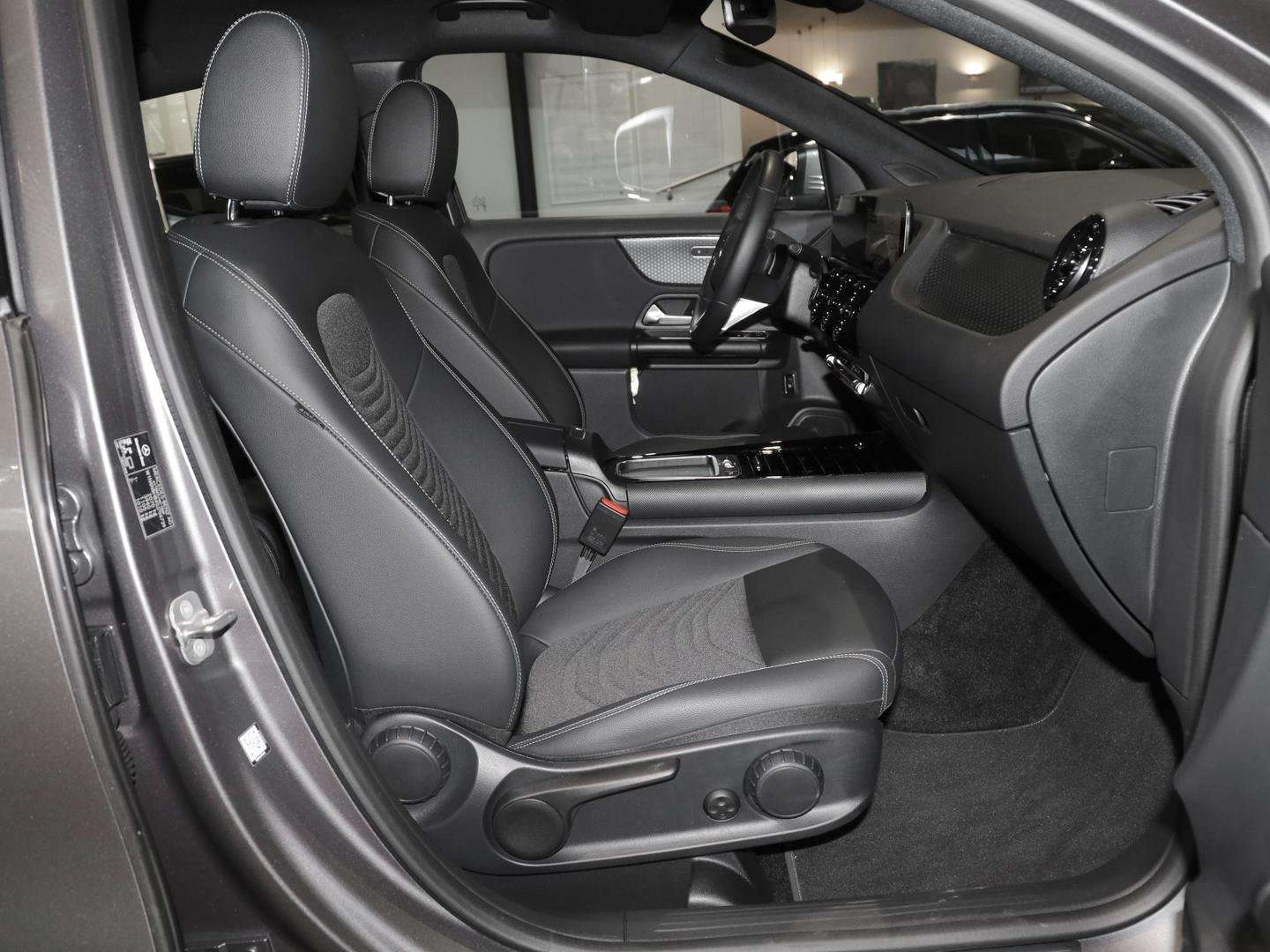 Mercedes GLA 200 - 2024 - Joinsteer - #5