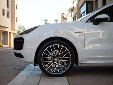 Porsche Cayenne III E-Hybrid Platinum Edition — photo 7