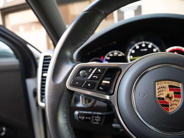 Porsche Cayenne III E-Hybrid Platinum Edition — photo 33