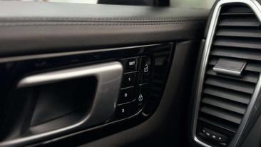 Porsche Cayenne III E-Hybrid — photo 21