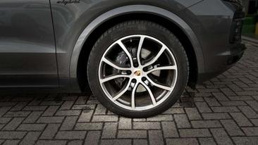Porsche Cayenne III E-Hybrid — photo 45