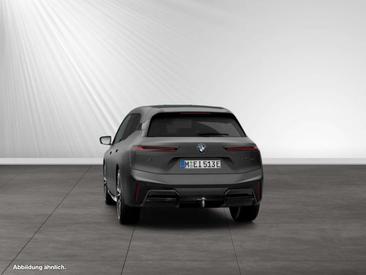 BMW IX M70 XDrive — photo 7