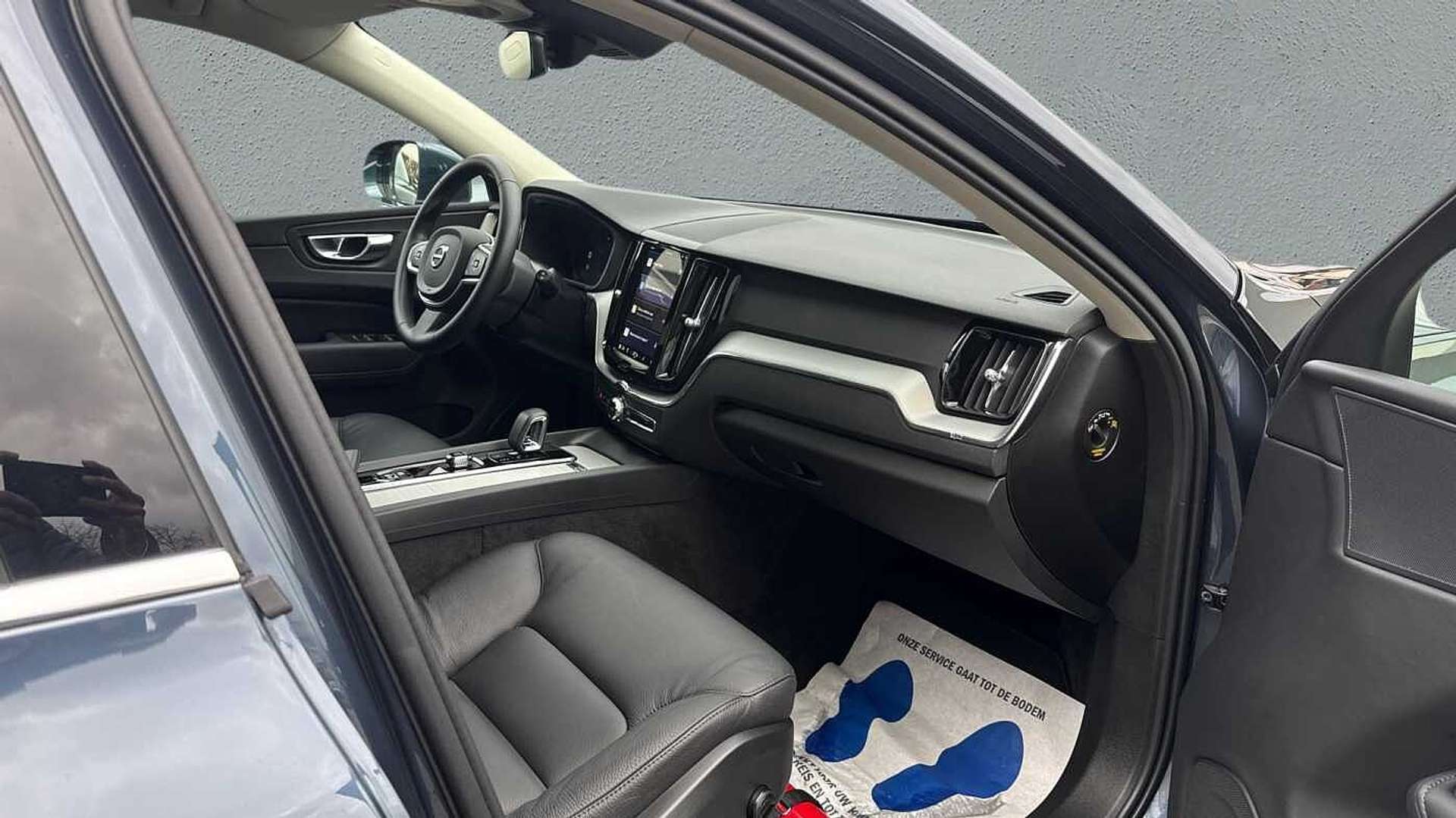 Volvo XC60 B5 Core - 2025 - Joinsteer - #5