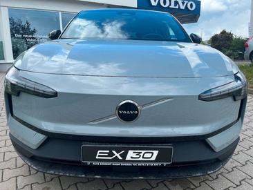 Volvo EX30 Plus Single M Extended Range RWD — photo 4