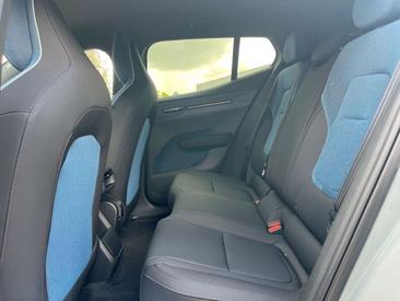 Volvo EX30 Plus Single M Extended Range RWD — photo 8