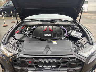 Audi S6 — photo 11