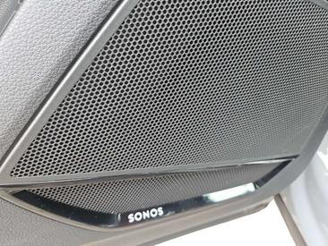 Audi RSQ3 — photo 10