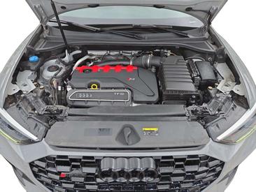 Audi RSQ3 — photo 11