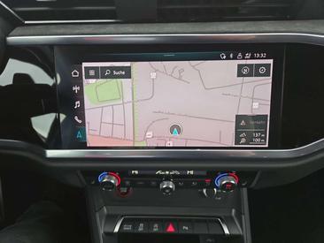 Audi RSQ3 — photo 16