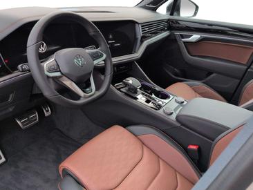 Volkswagen Touareg 4Motion R-Line — photo 9