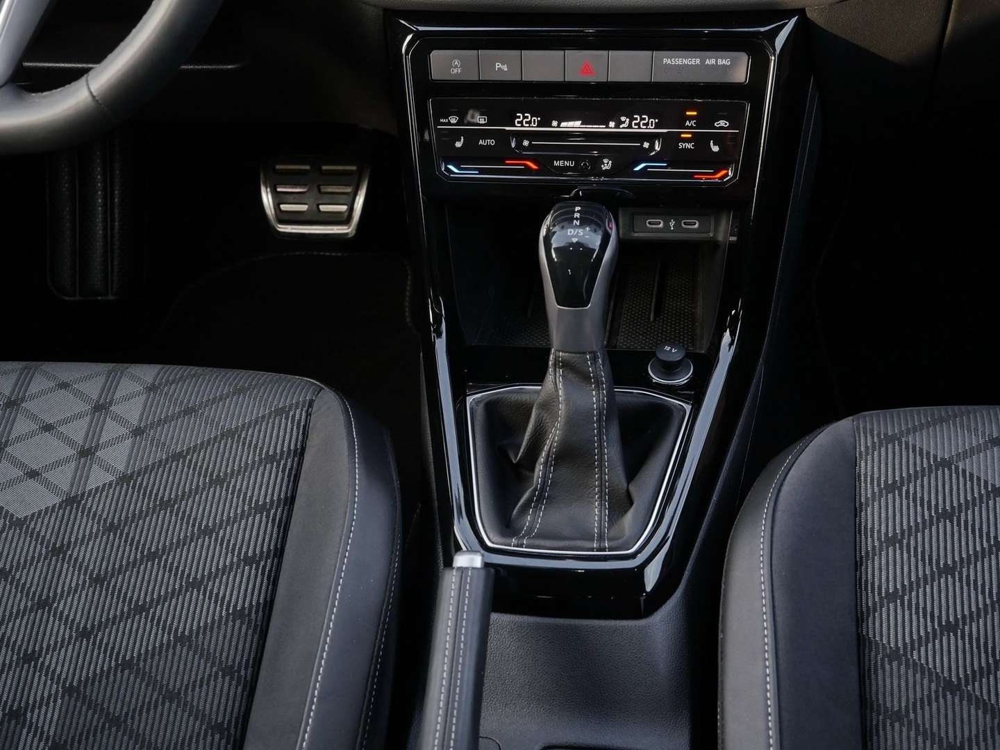 Volkswagen T-CROSS R-Line - 2025 - Joinsteer - #6
