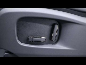 Land Rover Defender 110 P635 OCTA AWD Auto — photo 27