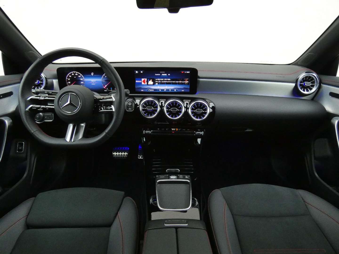 Mercedes CLA Shooting Break 180 Night Edition - 2025 - Joinsteer - #14