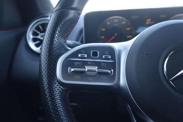Mercedes GLB 200 Business — photo 28