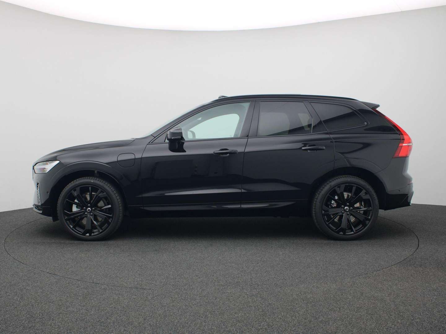 Volvo XC60 T6 Plug-in Hybrid AWD Plus Black Edition - 2025 - Joinsteer - #2
