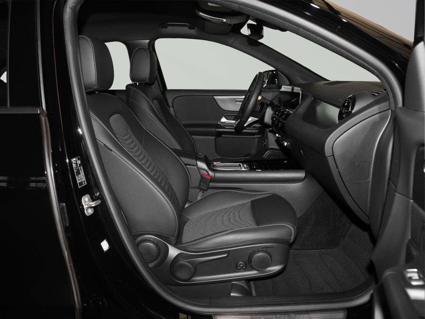 Mercedes GLA 200 - 2024 - Joinsteer - #4